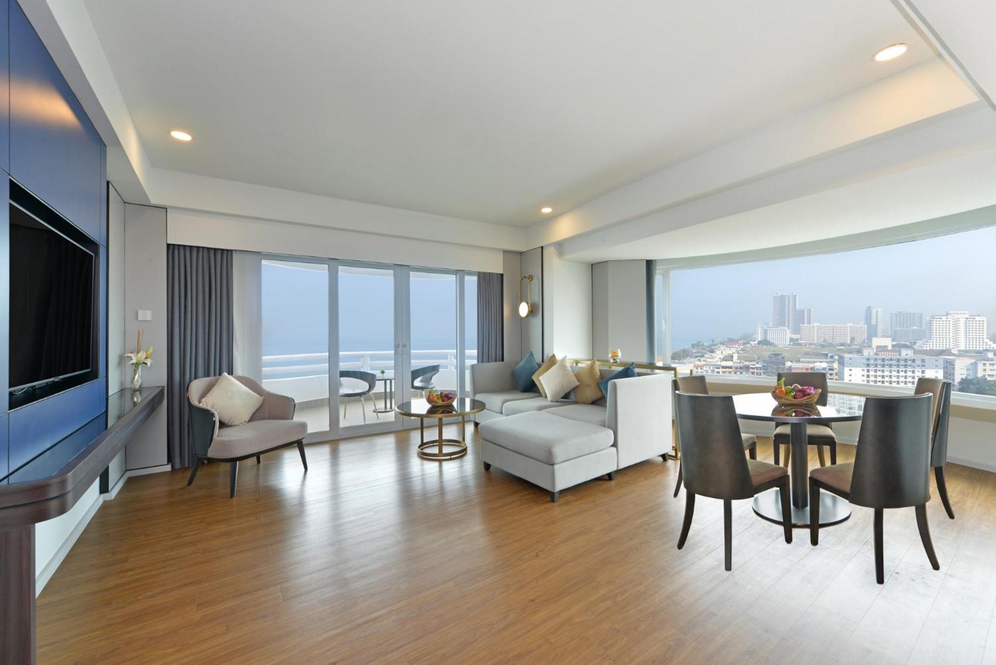D Varee Jomtien Beach, Pattaya Luaran gambar A suite at the hotel